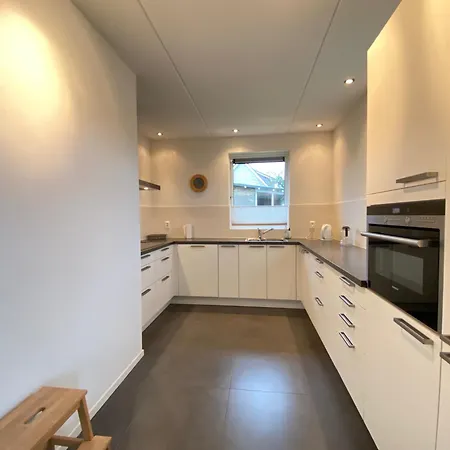 Holiday home Previnaireweg 25 Callantsoog